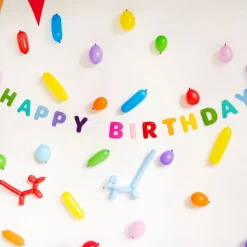 Folat B.V. Bogstavsguirlande Happy Birthday i filt - Oppyntning